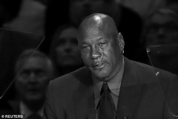 Kobe Bryant and Michael Jordan Pay Tribute photo 1